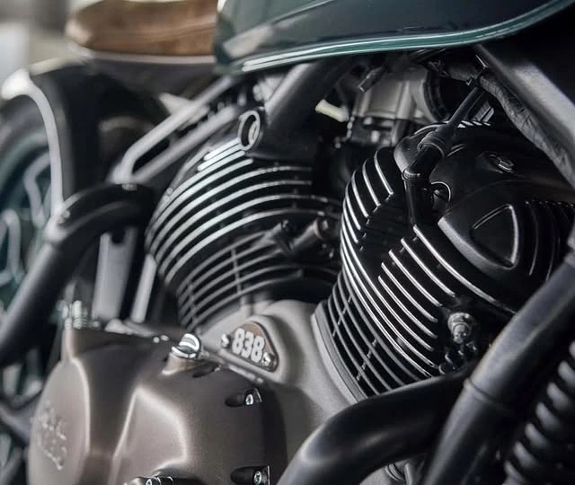 Royal Enfield Bobber 838: The Beast That’s About to Shake Up Indian Roads! 3 89715399 2544261215844397 1450000010805565415 n