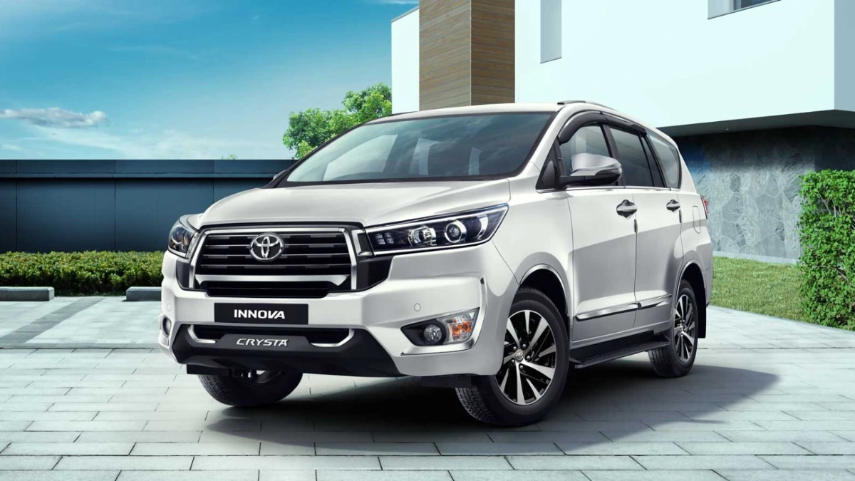 Toyota Innova Crysta 2025